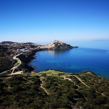 La Tartaruga Spiaggiata - Bilocale Centrale A Pochi Metri Dalla Spiaggia Castelsardo Bagian luar foto